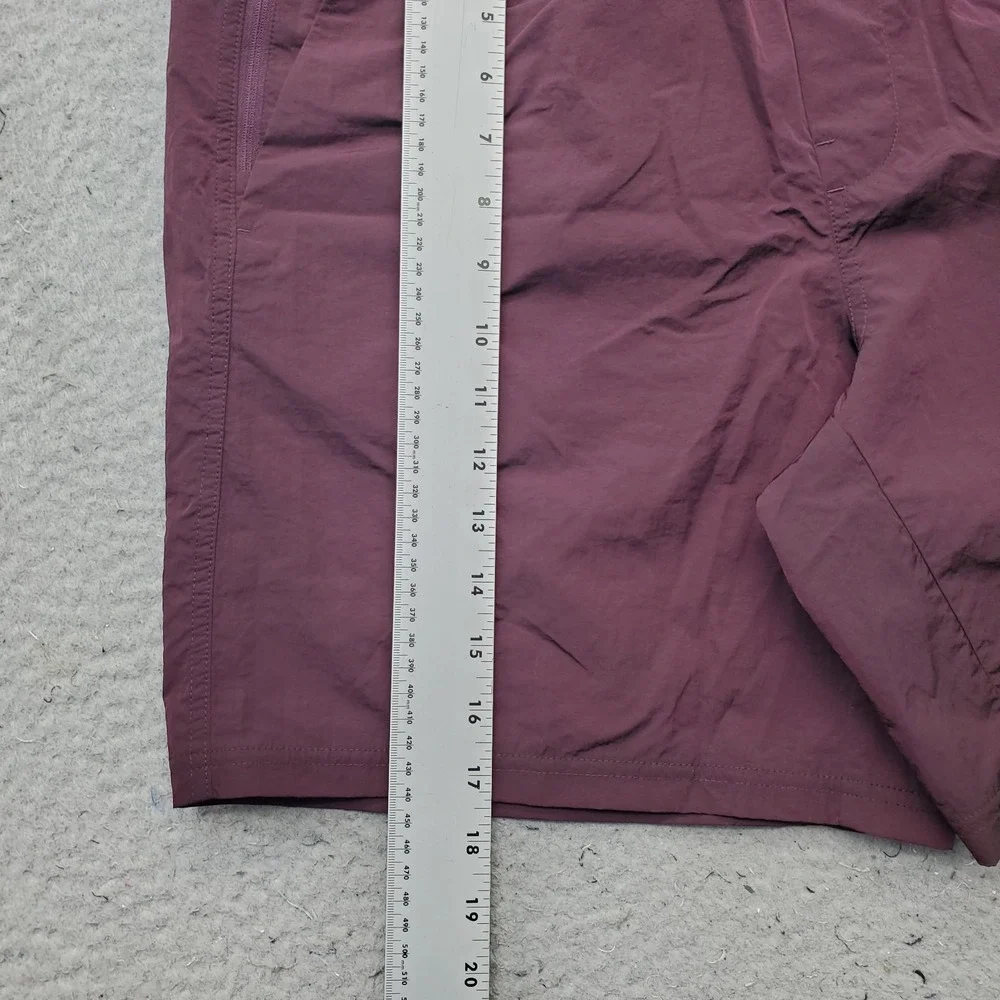 VRST All-In Unlined Shorts Mens M Burgundy Zipper Pocket Water Repellent Pull On